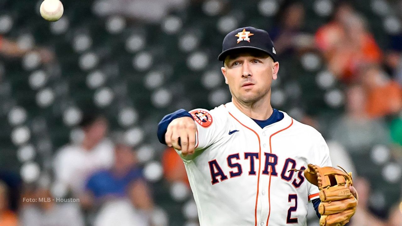 Alex Bregman recibe oferta de 100 millones y 4 temporadas Alex Bregman con Atros en 2024