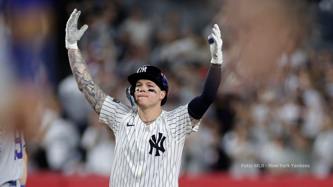 Alex Verdugo despierta interés en 5 equipos de MLB 2025 Alex Verdugo celebrando un batazo con New York Yankees