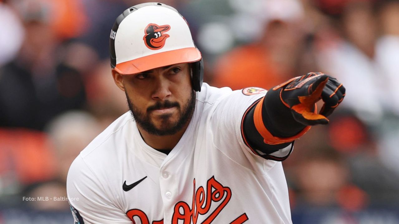 Anthony Santander firma contrato millonario de 5 años con Toronto Anthony Santander a Toronto Blue Jays