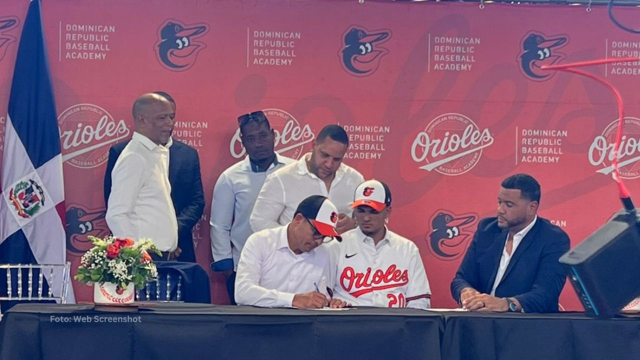 3 prospectos cubanos firman con Baltimore por casi 1.5 millones de dólares Baltimore Orioles sumó dos campocortos cubanos y un receptor en el periodo de firmas internacionales de MLB.