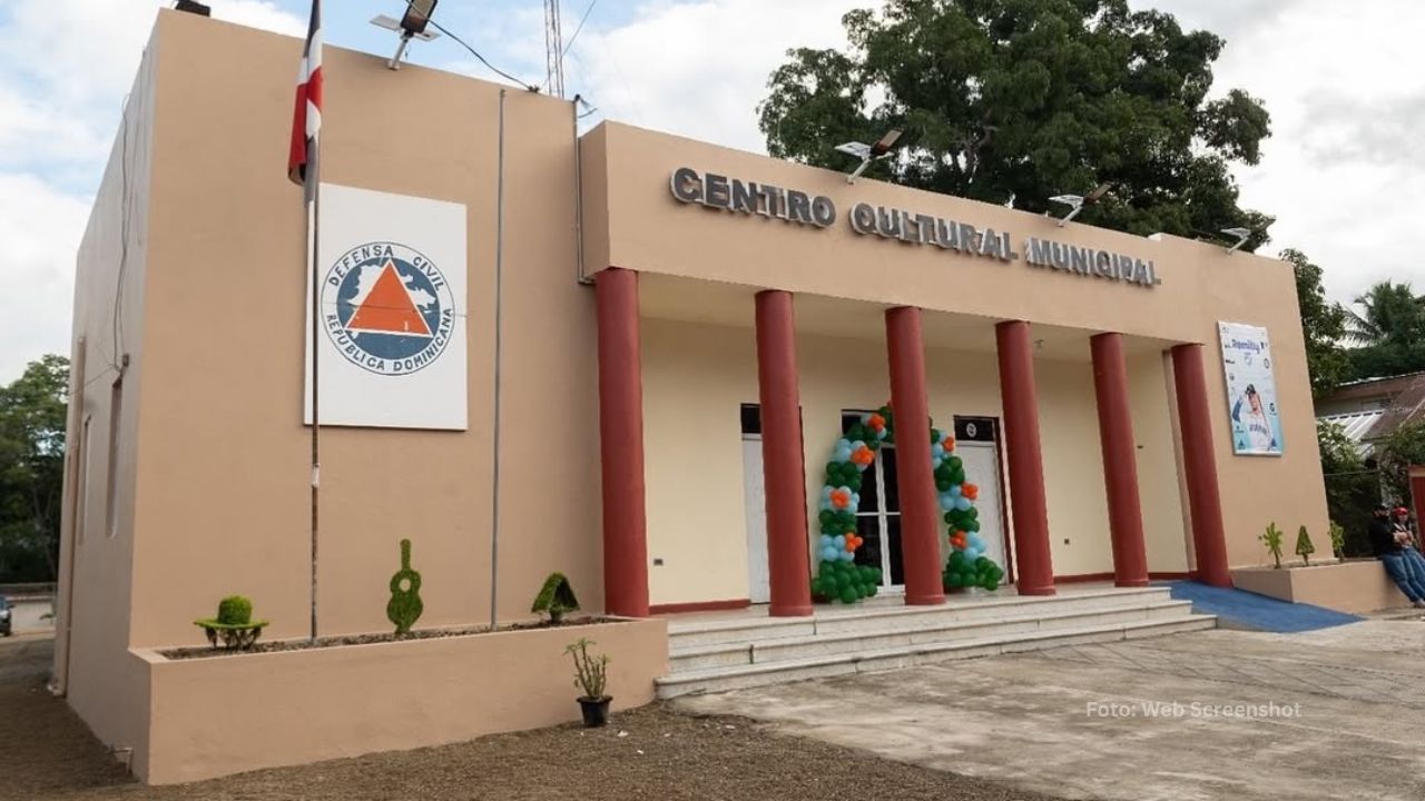 Julio Rodríguez inaugura fundaciones en Dominicana Dominicano Julio Rodríguez inaugura centro y fundaciones en su ciudad natal