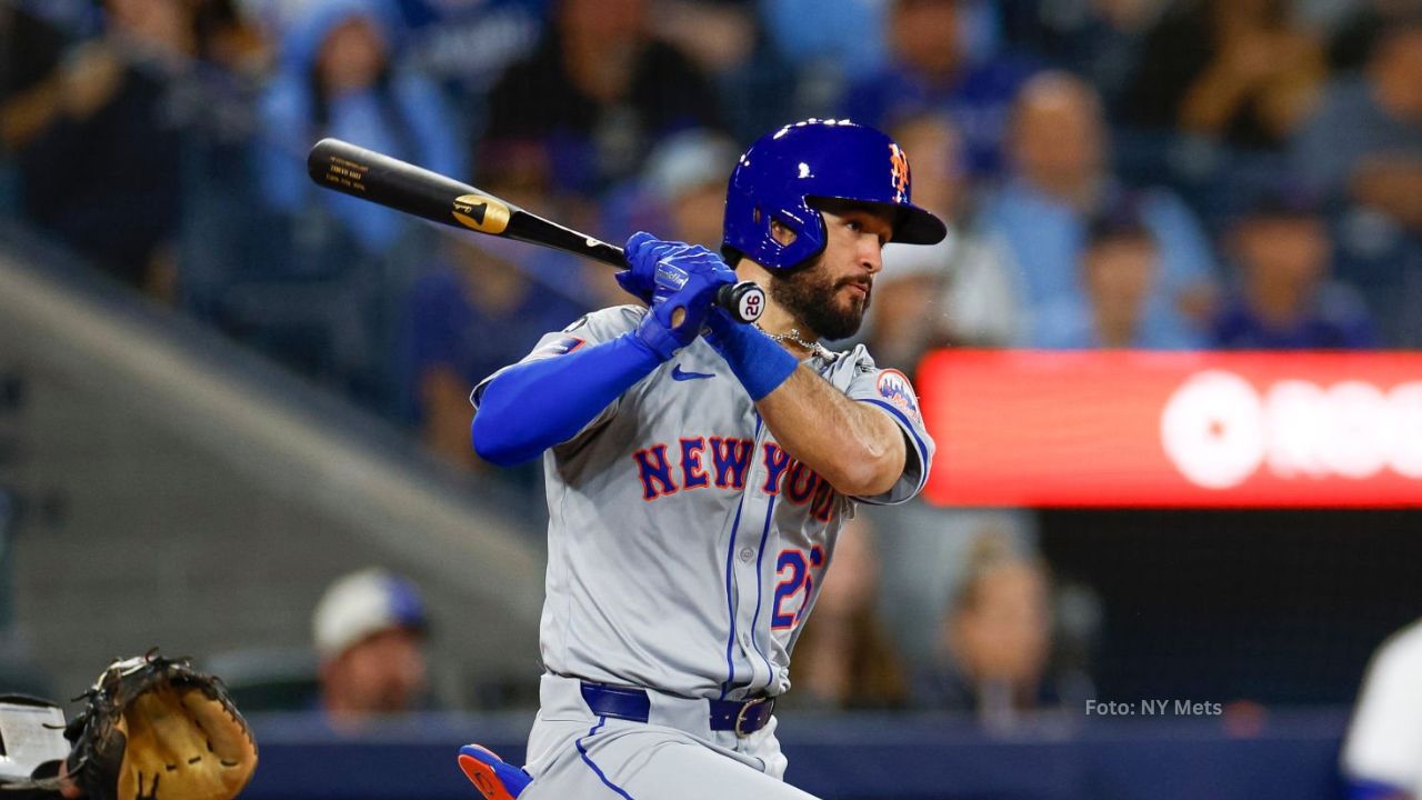 Cubanoamericano Eddy Álvarez firma con Atlanta Braves para 2025 Eddy Álvarez en MLB