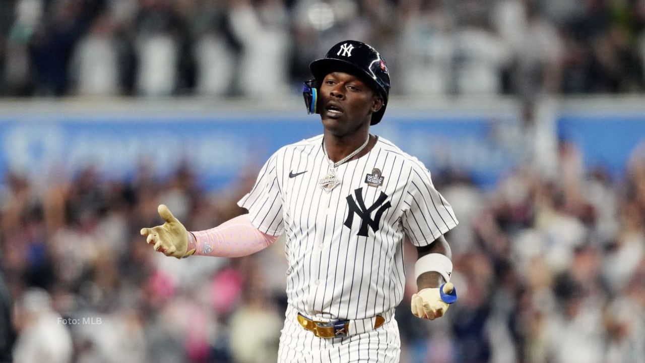 Jazz Chisholm Jr. y Yankees pactan firma millonaria para MLB 2025 Jazz Chisholm Jr. con New York Yankees