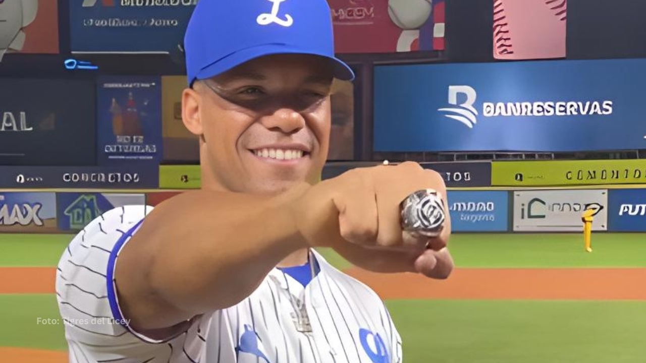 Juan Soto recibe homenaje y anillo de Tigres del Licey en LIDOM Juan Soto recibe homenaje de Tigres del Licey en LIDOM