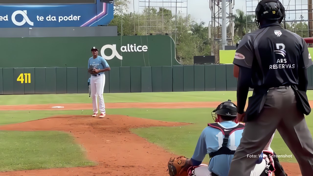 Prospecto dominicano Kevin Defrank firma con Miami Marlins por más de medio millón Kevin Defrank lanzando