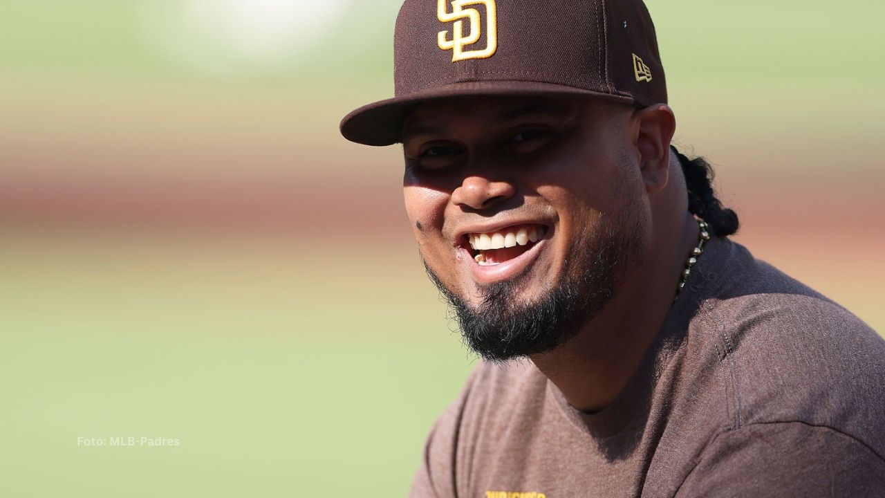 5 estrellas que merecen extensiones millonarias antes de MLB 2025 Luis Arraez en MLB