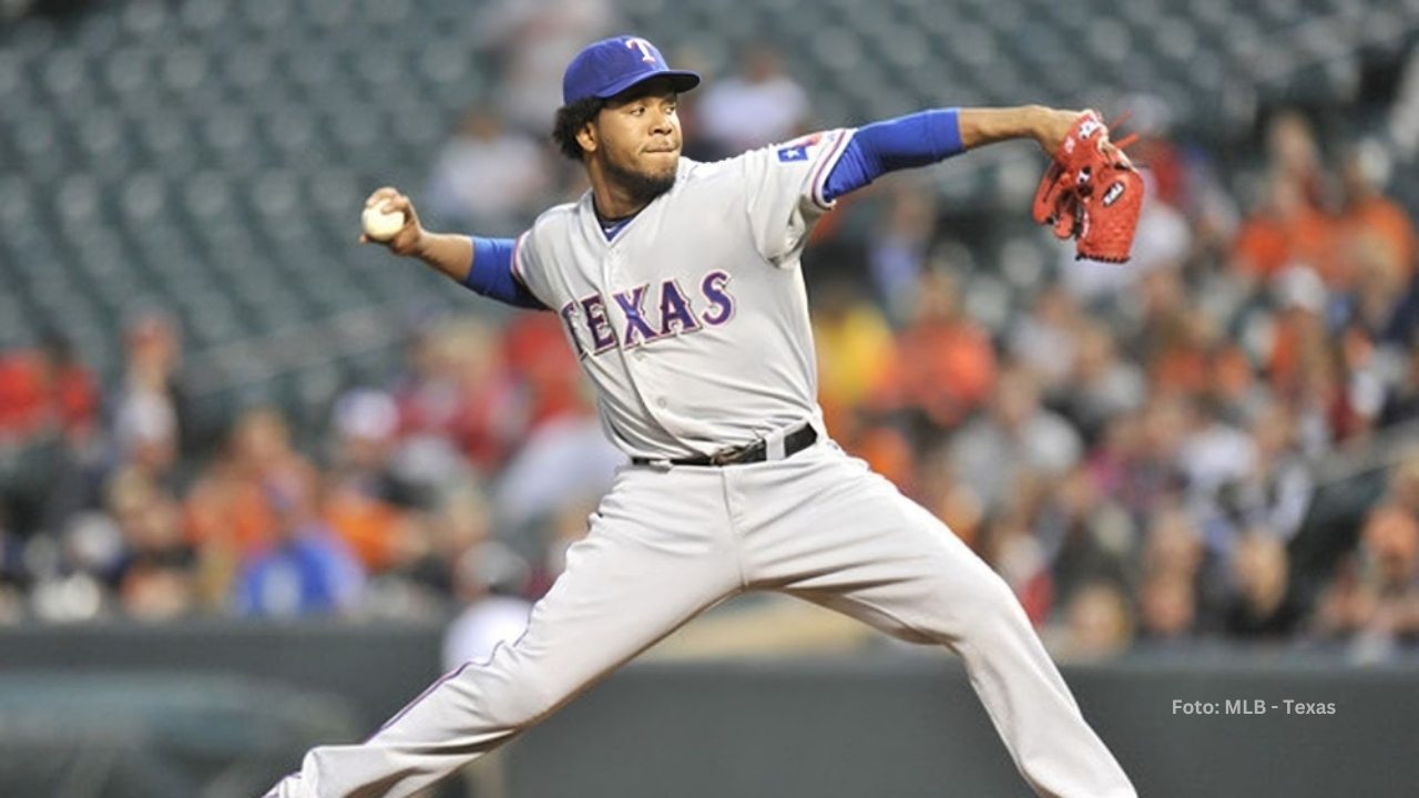 Seattle Mariners firma lanzador dominicano Neftalí Feliz para MLB 2025 Neftalí Feliz en la lomita con Texas Rangers