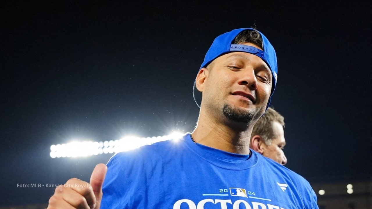 Legado de Yuli Gurriel en Kansas City es resaltado por prensa de Royals Yuli Gurriel con el uniforme de Kansas City Royals