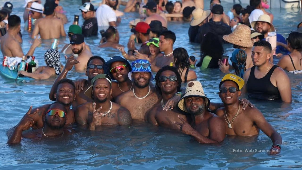 Ronald Acuña Jr disfruta junto a familia de playas en Venezuela (+FOTOS) Ronald Acuña Jr en Tucacas