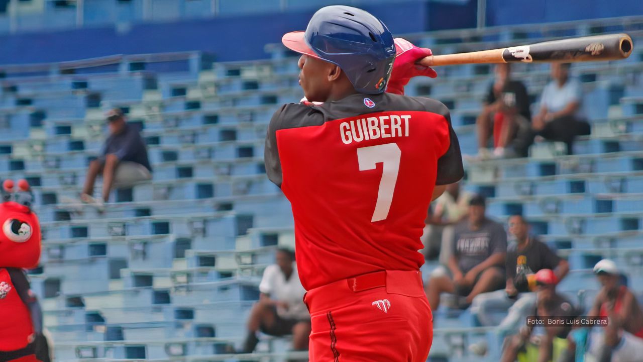 Yoelkis Guibert recibe invitación para jugar en Liga Mexicana 2025 Yoelkis Guibert recibe invitación para jugar en Liga Mexicana