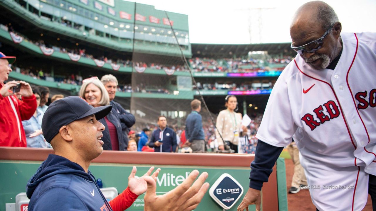 Boston rinde homenaje a Luis Tiant en pretemporada MLB Luis Tiant fue reconocido por Boston Red Sox en la pretemporada MLB después que exhibieron un mural en su campo de entrenamientos.