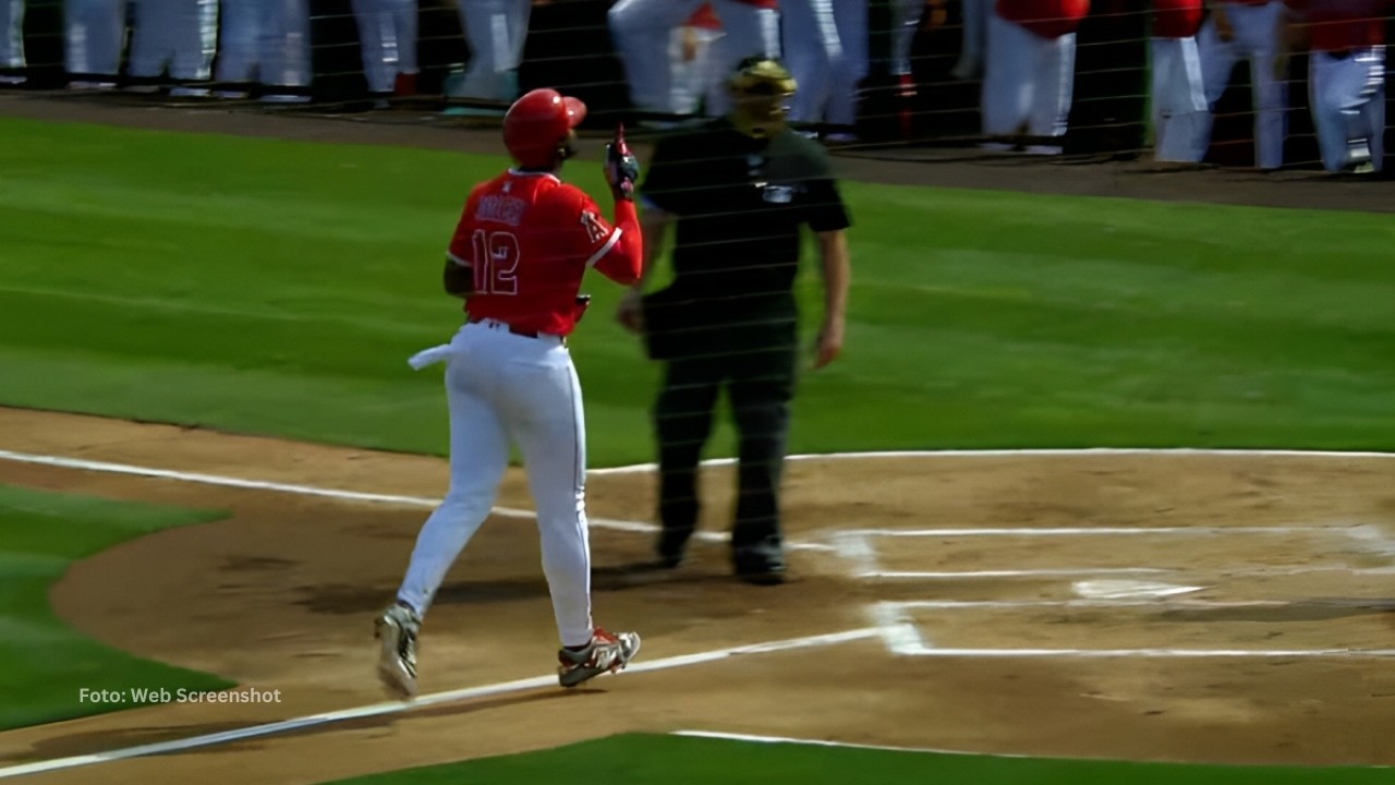 Jorge Soler conecta inmenso jonrón e iguala marca MLB Jorge Soler llegando al home tras jonrón con Los Angeles Angels