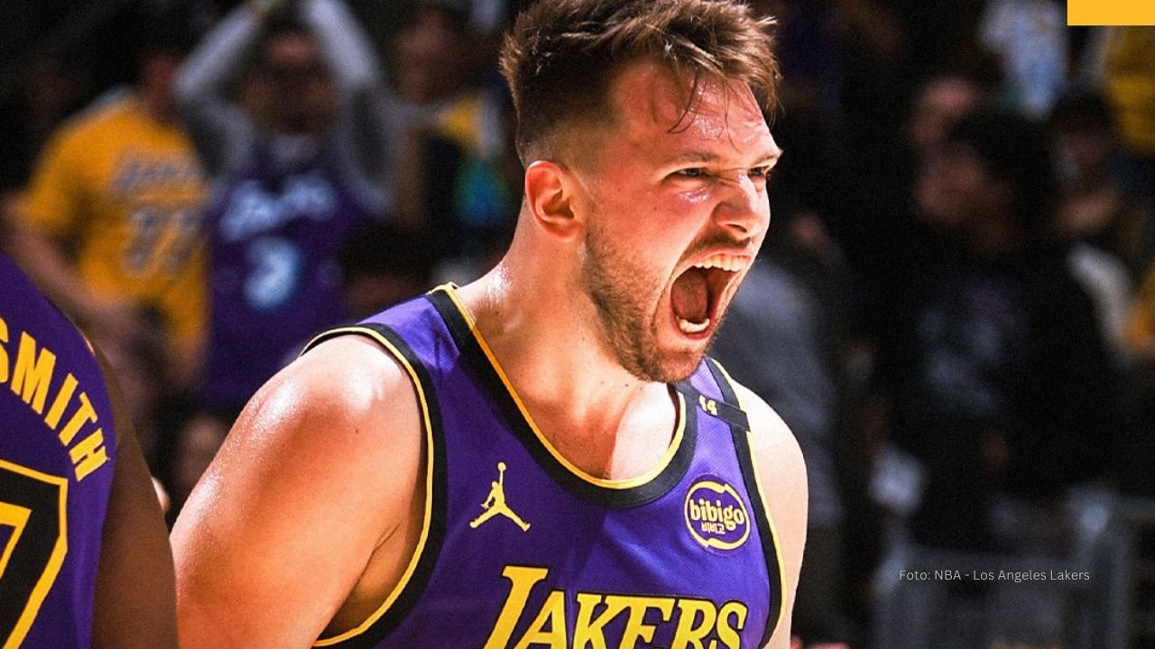 Luka Doncic rompe hegemonía de LeBron y Curry en NBA Luka Doncic tuvo una noche espectacular al concretar un triple-doble que le dio la victoria a Los Angeles Lakers sobre Mavericks.
