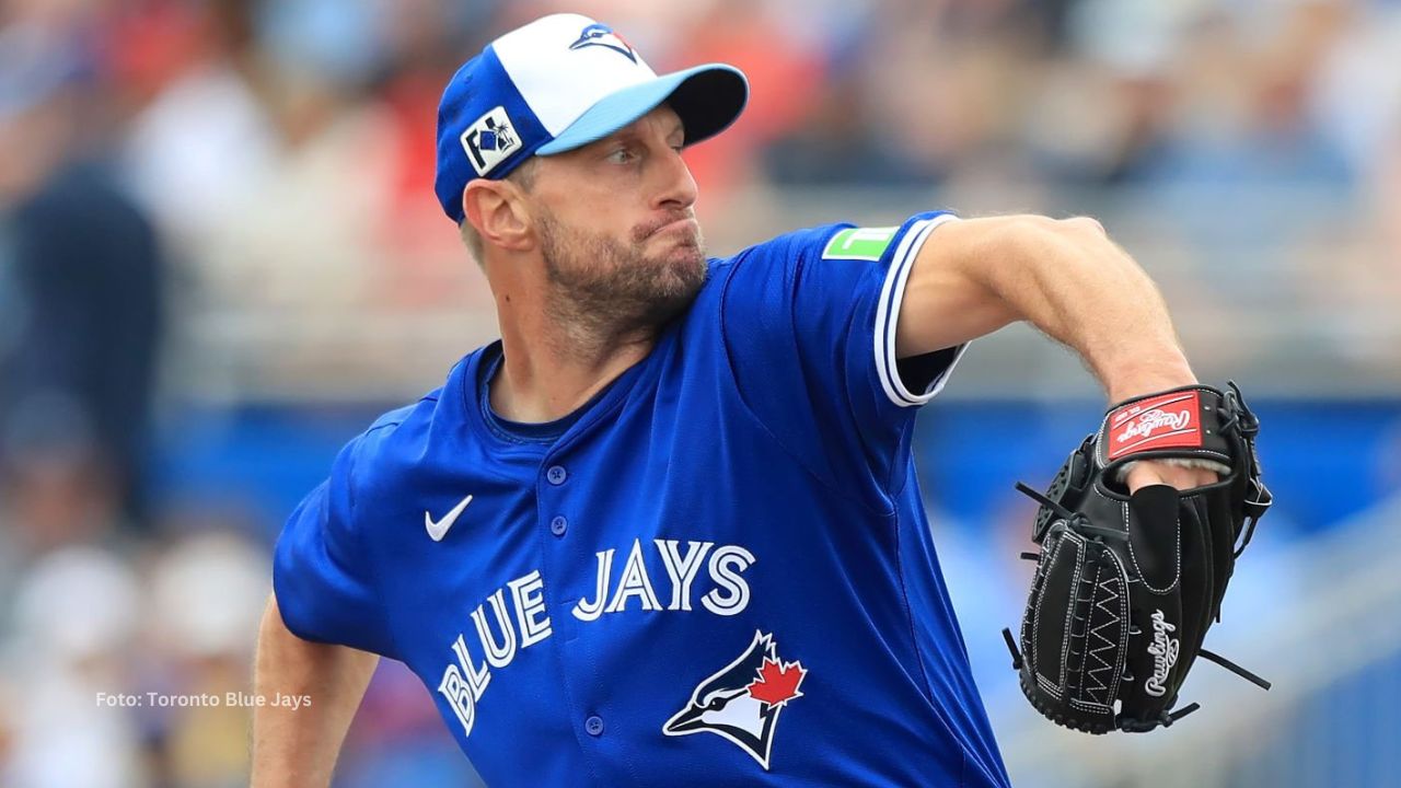 Max Scherzer critica tecnología robot de MLB Max Scherzer lanzando con Toronto Blue Jays