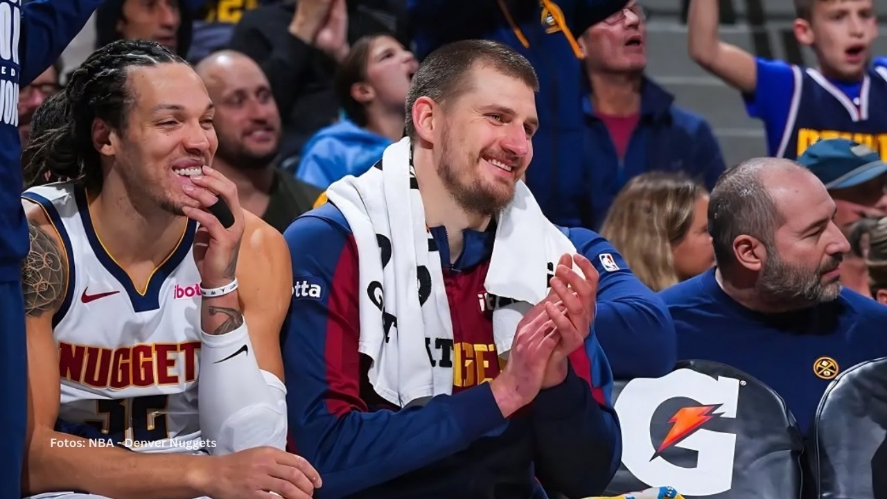 Nikola Jokic iguala marca de Russell Westbrook y Oscar Robertson en NBA Nikola Jokic celebrando la victoria de su equipo