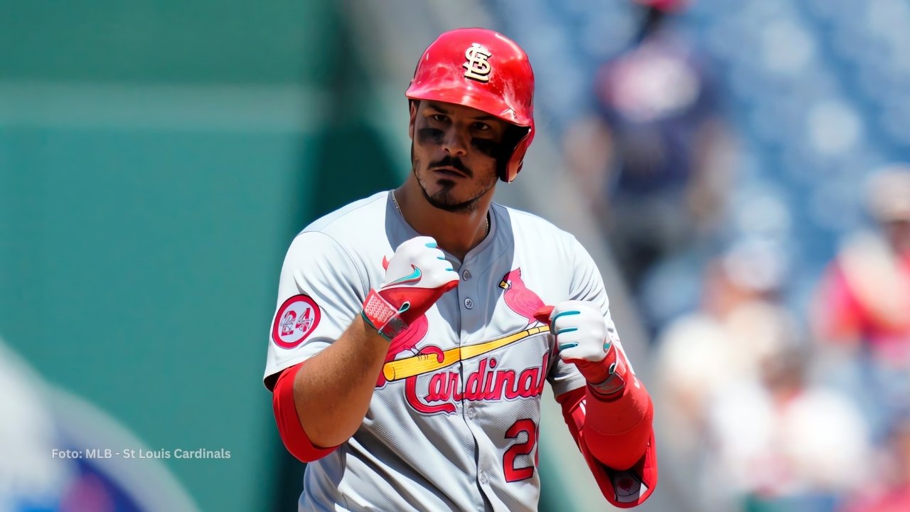 Lo último de Yankees: Arenado, rumores, movimientos y Spring Training Nolan Arenado celebrando un batazo con St. Louis Cardinals