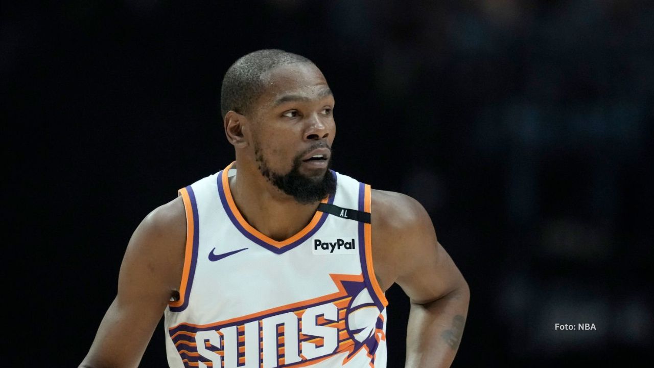 ¿Cuáles opciones tiene Kevin Durant sobre la fecha límite de cambios NBA? Kevin Durant con Phoenix Suns