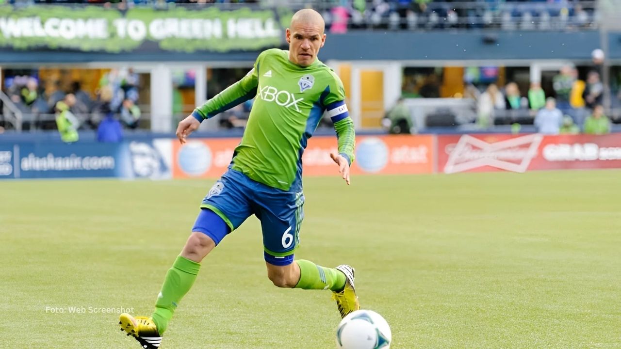 Exfutbolista cubano Osvaldo Alonso se estrenará en transmisiones de MLS por Apple TV Osvaldo Alonso, Cubano en MLS