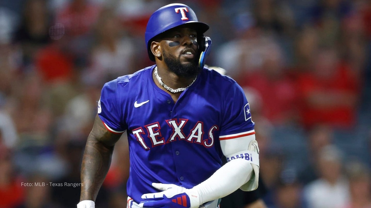 Adolis García queda fuera de Texas tras lesión Adolis Garcia recorriendo las bases con Texas Rangers