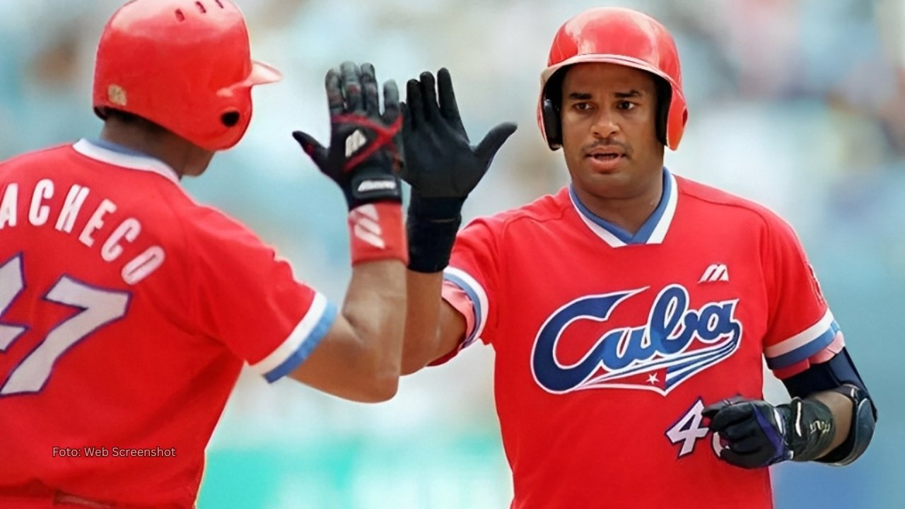 El sonado fracaso de 1992: Equipo Cuba vs profesionales mexicanos Antonio Pacheco y Orestes Kindelán con el equipo Cuba