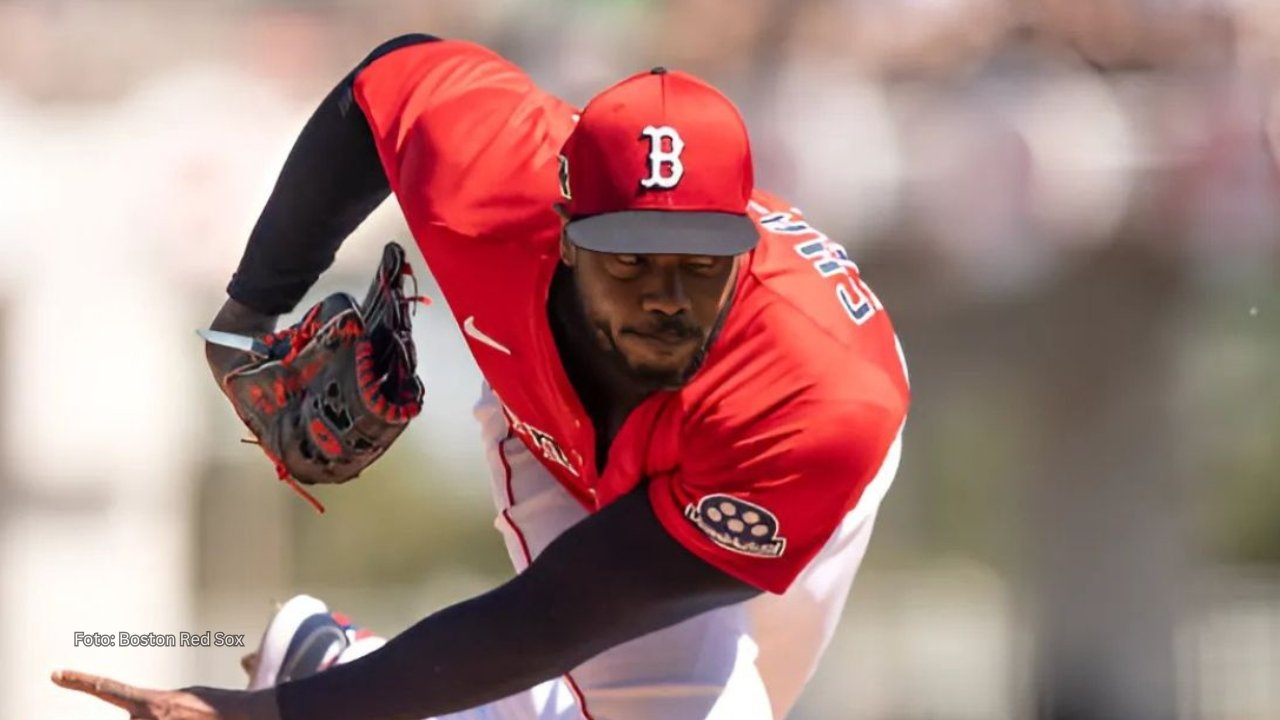 Chapman poncha 2, multihits de Candelita y regresa Adolis encendido. Resumen Cubanos en MLB Aroldis Chapman lanzando con el conjunto de Boston Red Sox. Cubanos en MLB