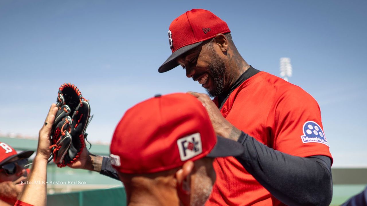 De Series Nacionales a MLB: Aroldis Chapman, el Superman cubano Aroldis Chapman con el uniforme de Boston Red Sox