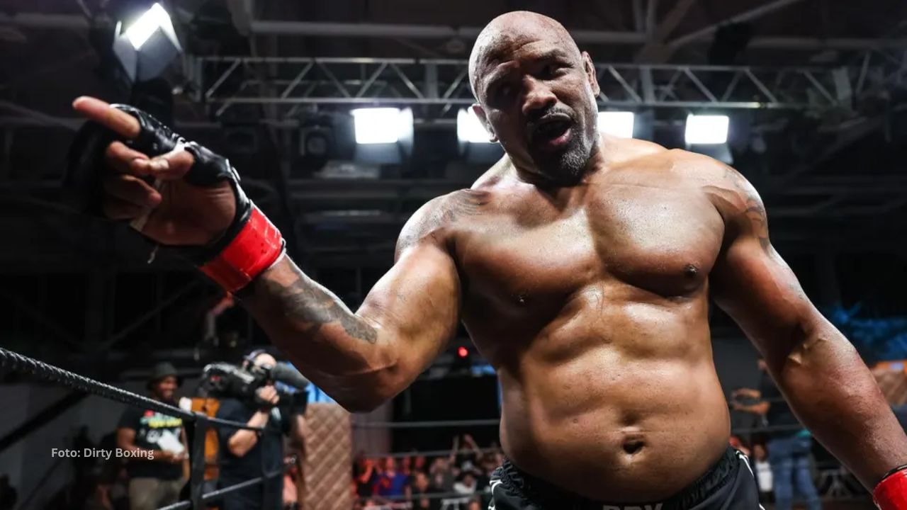 Espectacular KO de Yoel Romero vs Hylton en Miami Espectacular KO de Yoel Romero vs Hylton en Miami