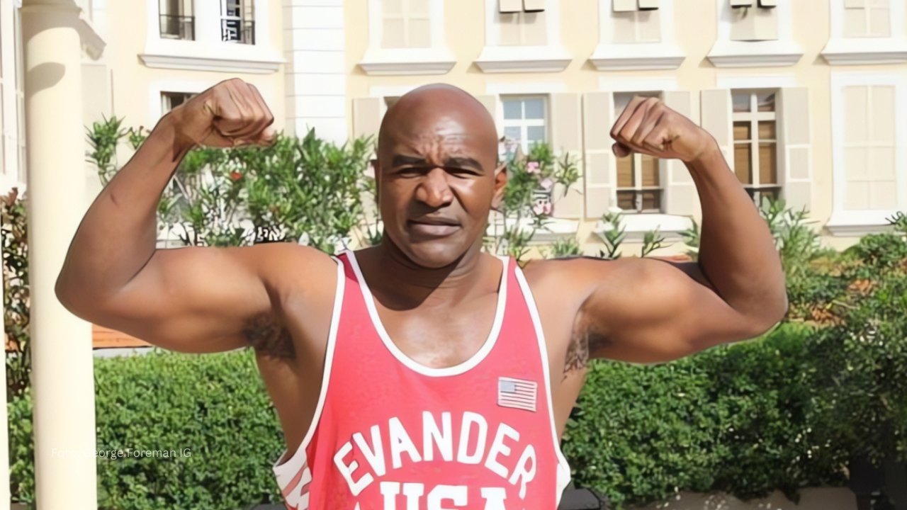 Fallece Leyenda del boxeo George Foreman a los 76 años de edad George Foreman en las afuera de su casa