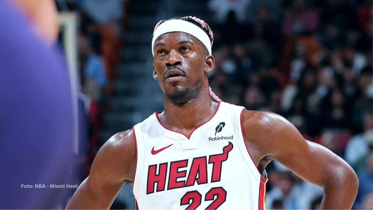 Jimmy Butler recibe demanda de casi 400 mil dólares en Miami Jimmy Butler en un juego con Miami Heat
