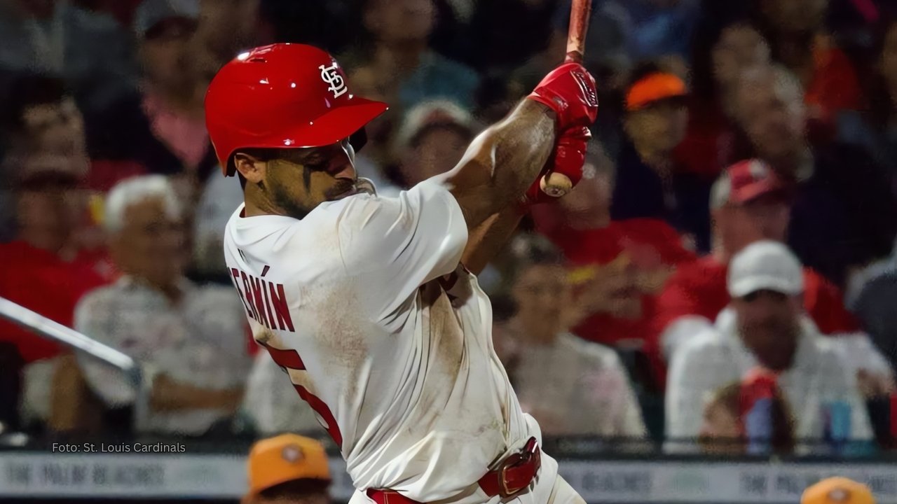 San Luis derrota a Houston y le corta racha de triunfos Jose Fermín bateando con St Louis Cardinals