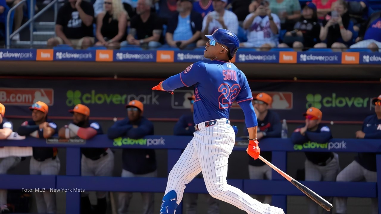 Expertos MLB aseguran Soto mejor que Ronald Acuña Jr. en MLB 2025 Juan Soto conectando un cuadrangular con New York Mets