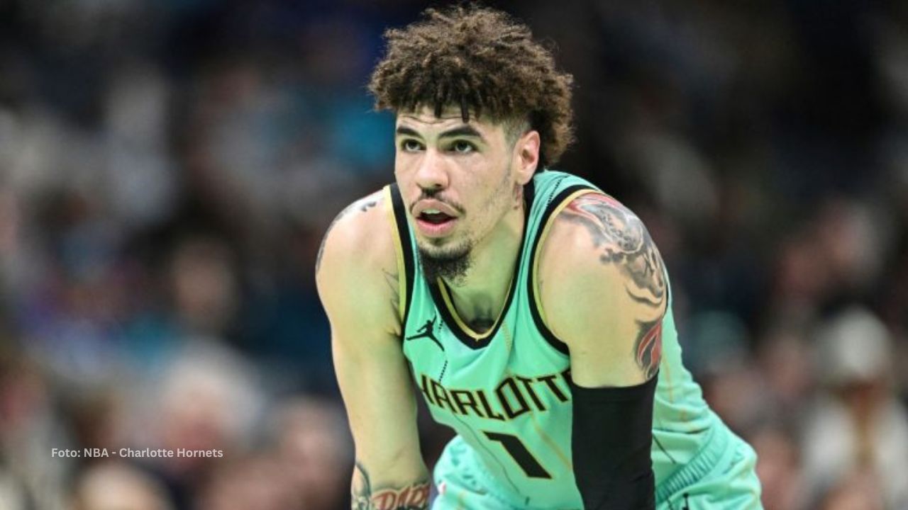 LaMelo Ball registró su mejor promedio de puntos en su corta trayectoria con Charlotte Hornets en NBA.