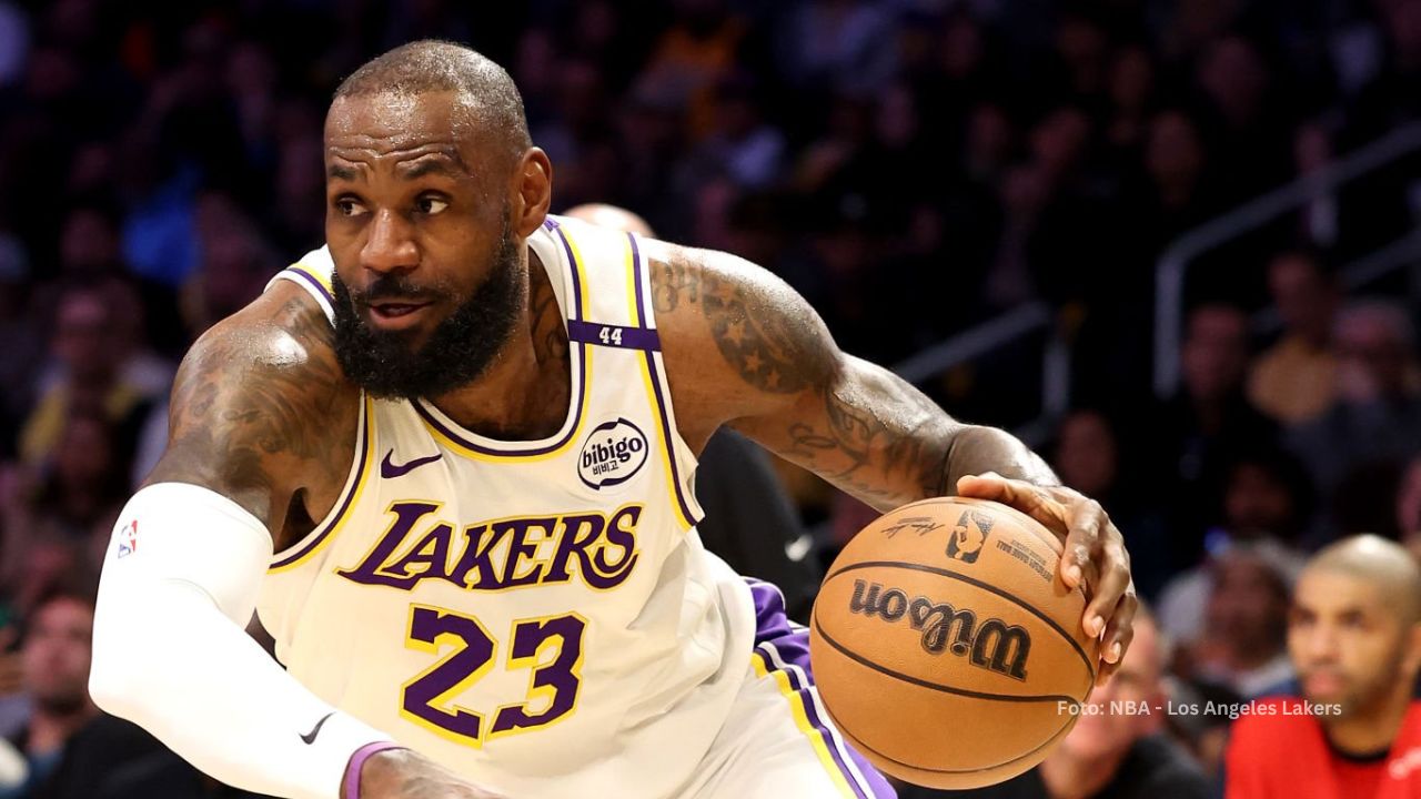 LeBron James y Donovan Mitchell elegidos Jugadores del mes en NBA LeBron James con Los Angeles Lakers