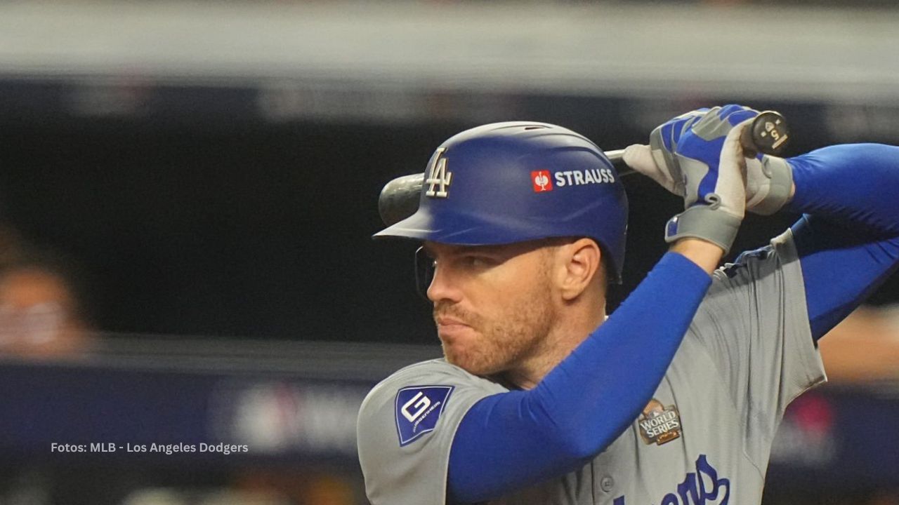 Freddie Freeman con el uniforme de Los Angeles Dodgers