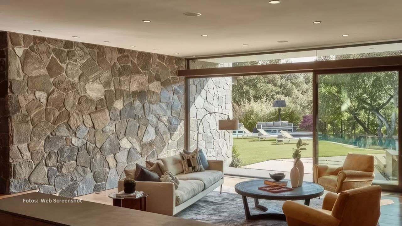 Mansión de Shohei Ohtani de casi 8 millones en Los Angeles Mansión de Shohei Ohtani, Sala de estar