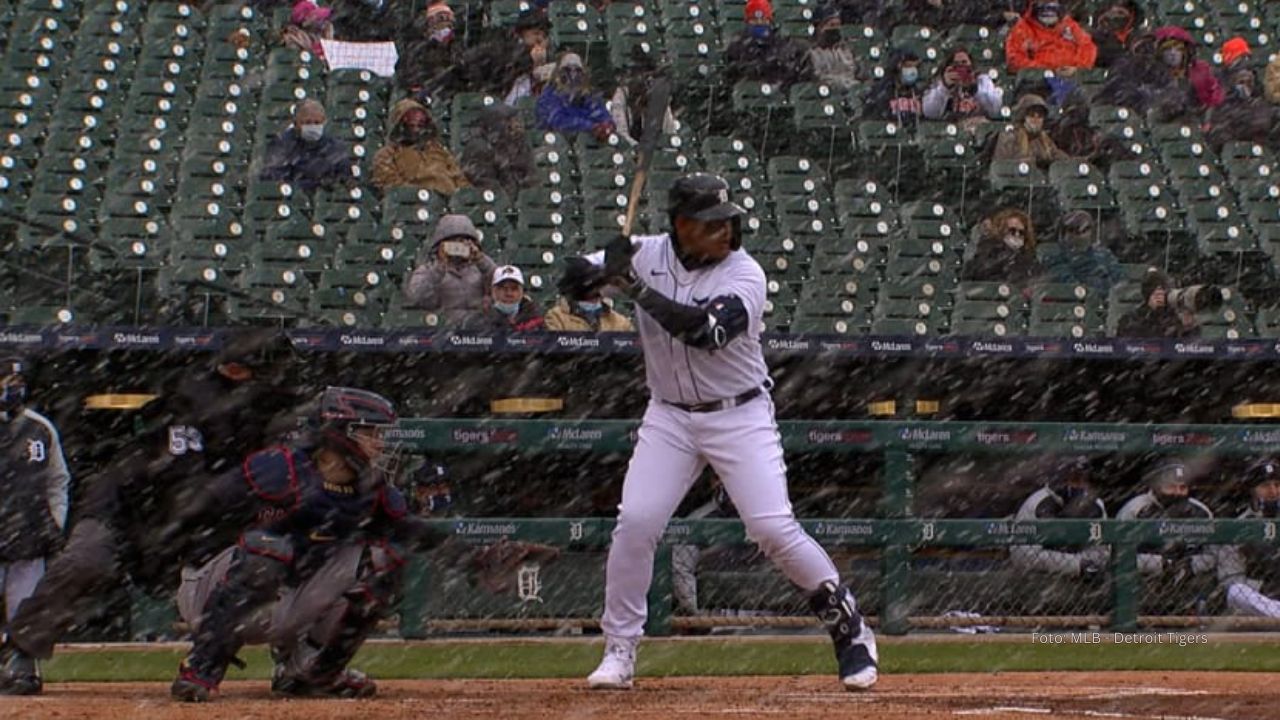 Miguel Cabrera jonrón bajo la nieve en Opening Day