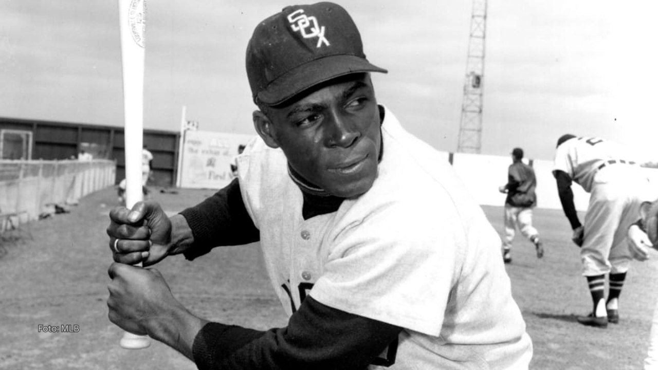 Jose Abreu y Minnie Miñoso comparten curiosa marca MLB Minnie Miñoso en una practica con Chicago White Sox