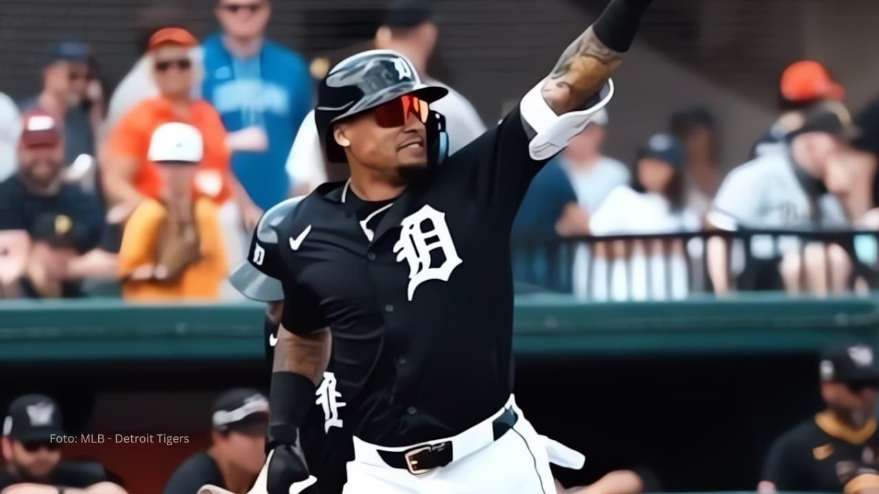 Javier Báez celebrando un cuadrangular con Detroit Tigers