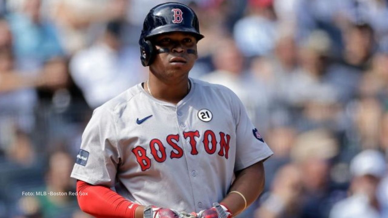 Rafael Devers no posee hits en la temporada 2025 de MLB y cuenta con porcentaje de embasado por debajo de .100.