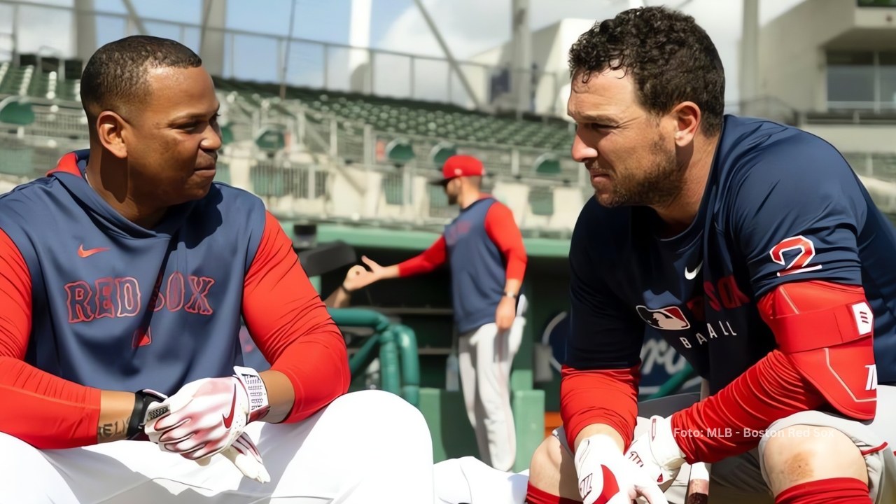 David Ortiz a Devers sobre polémica en Boston: “Hay que dejar el ego” Rafael Devers y Alex Bregman en el Spring Training con Boston Red Sox