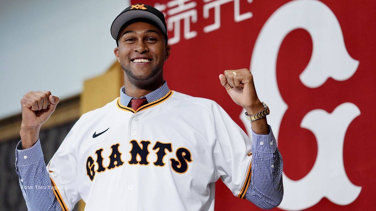 Cubano Raidel Martínez: “Quisiera probarme algún día en MLB” El estelar cerrador pinareño Raidel Martínez no ocultó su sueño de jugar en la MLB