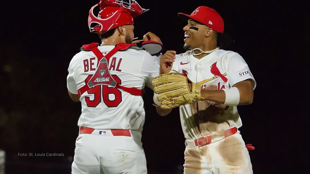 Jugadores de St. Louis Cardinals celebrando la victoria ante Houston Astros