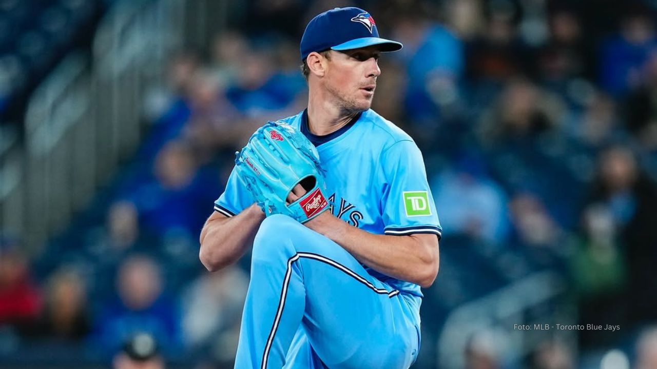 Chris Bassitt con uniforme de Toronto Blue Jays
