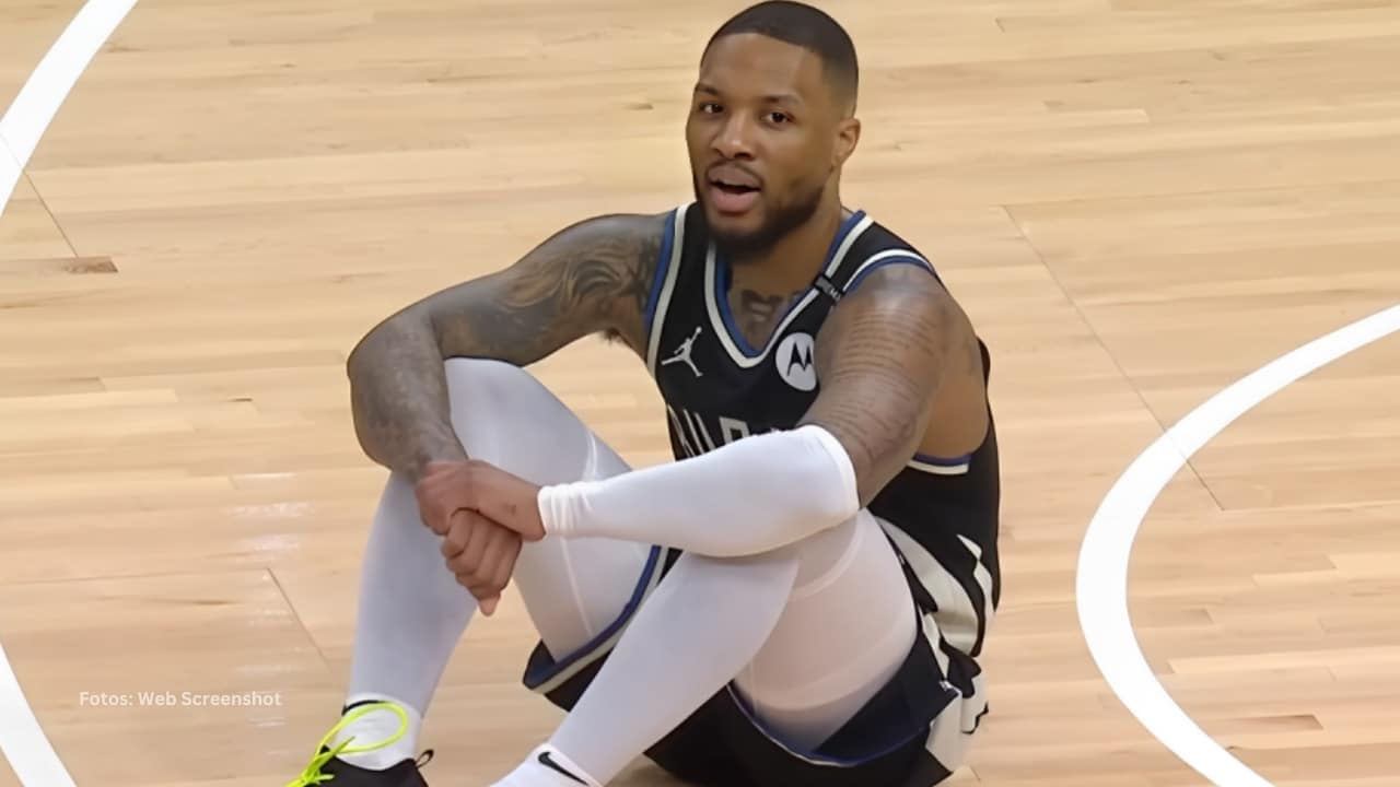 Damian Lillard en el suelo tras sufrir una lesión