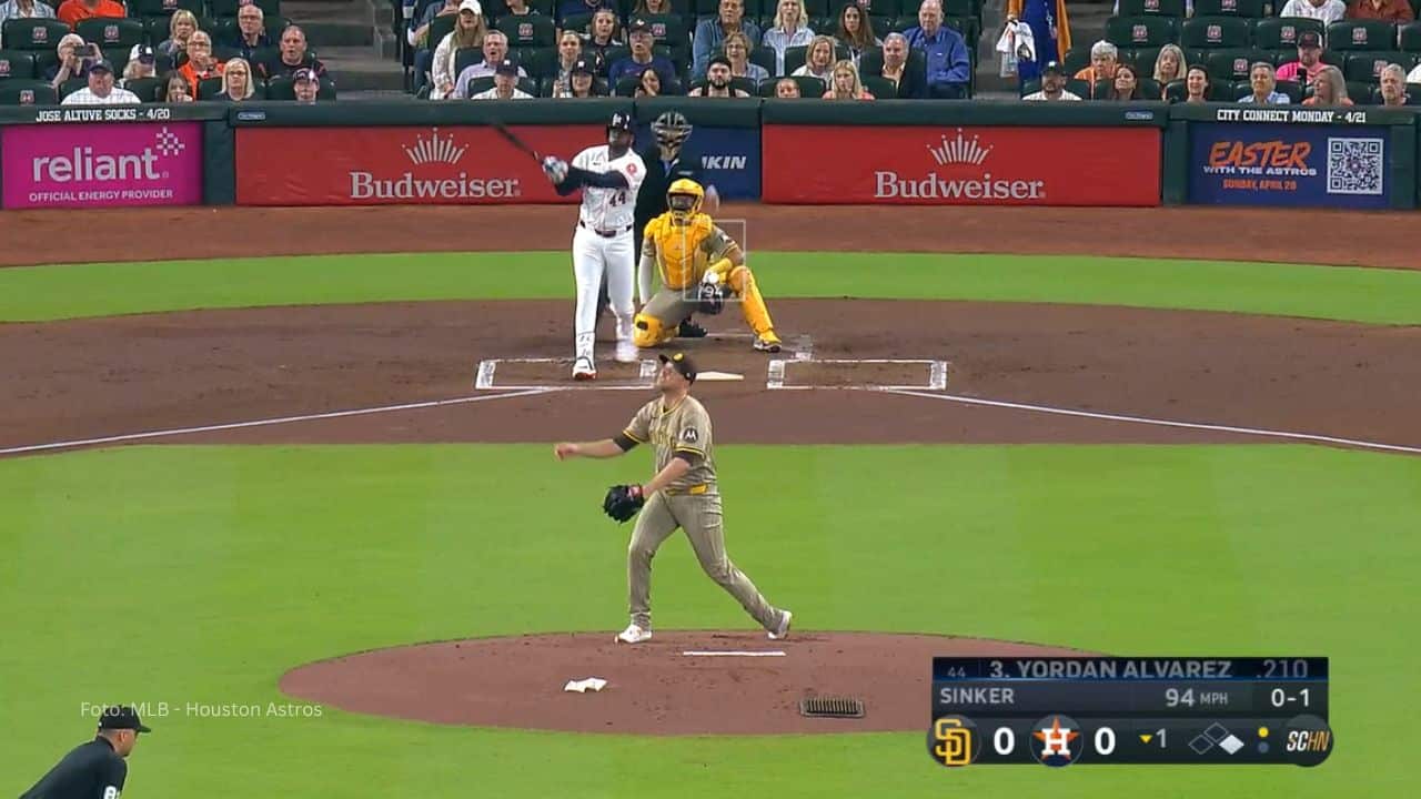 Doble de Yordan Alvarez con Houston Astros