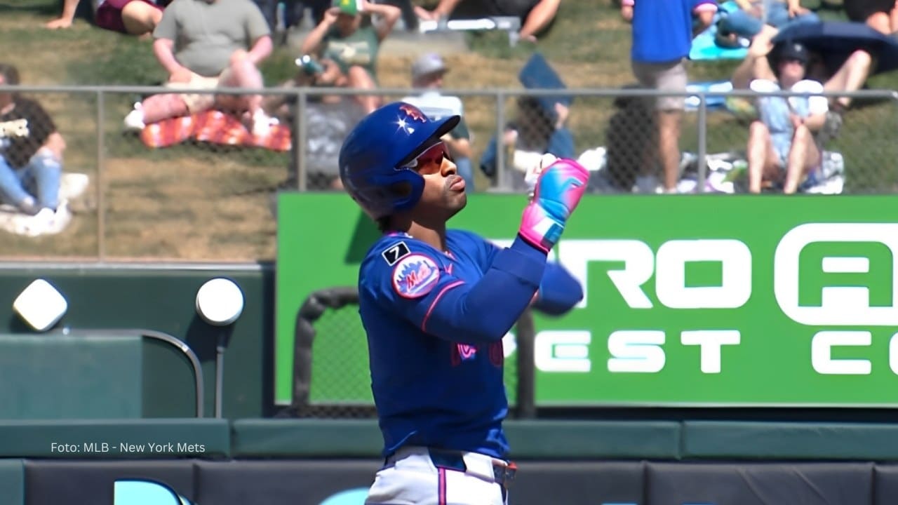 Francisco Lindor celebra un doble con New York Mets