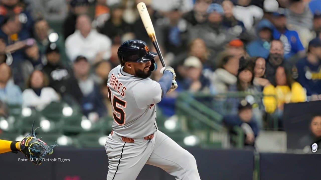 Gleyber Torres bateando con Detroit Tigers