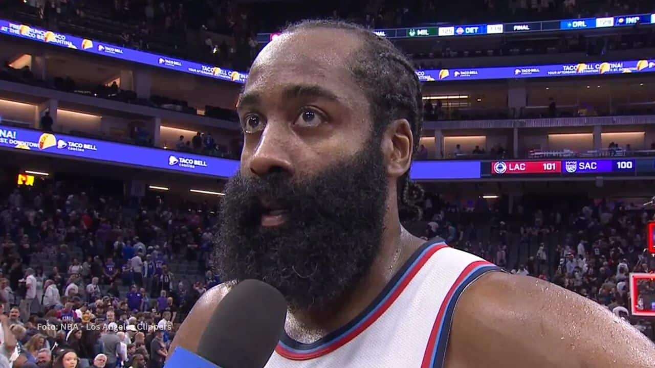 James Harden escala listado histórico y supera a Havlicek en Playoffs NBA