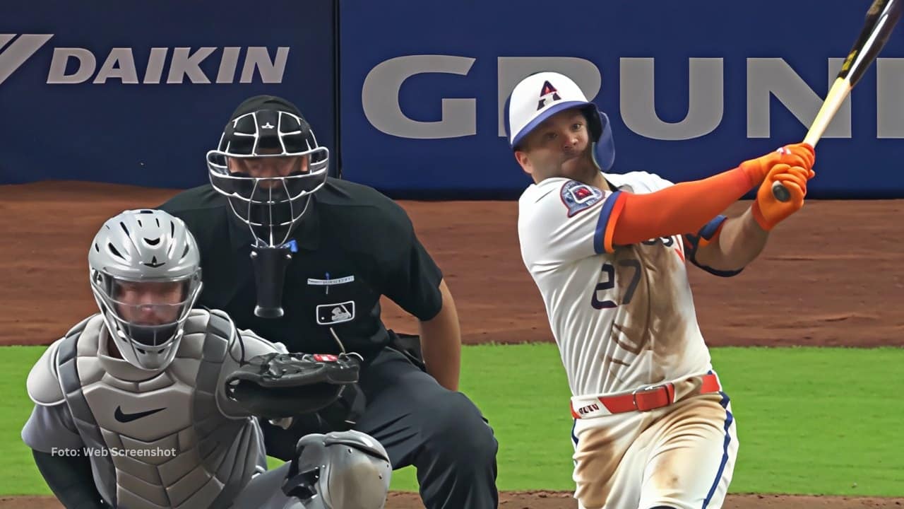 Jose Altuve conecta cuadrangular con Houston Astros