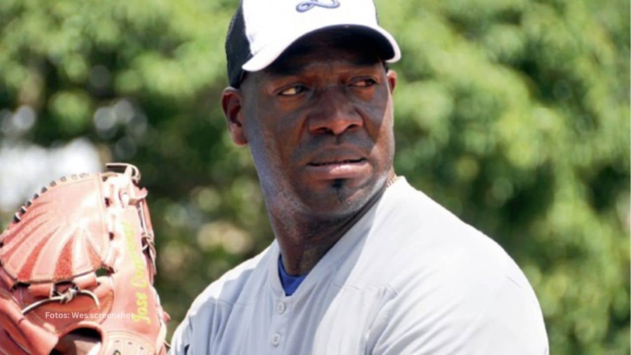 José Ariel Contreras repasó su primer llamado al equipo Cuba y relató una anécdota con el receptor holguinero Alberto Hernández.